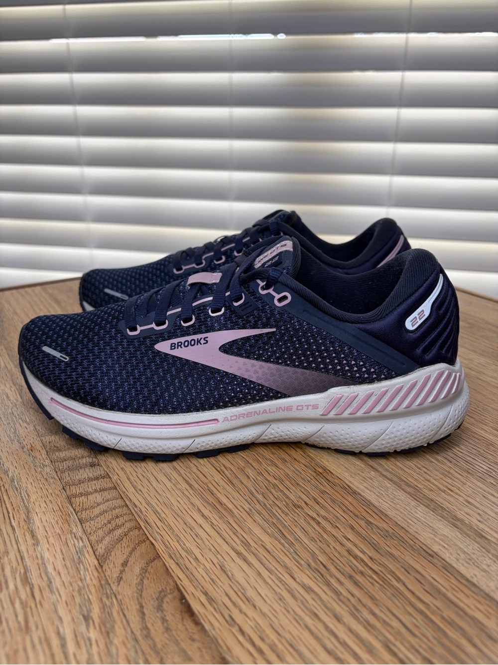 Brooks Adrenaline GTS 22 Women’s Navy and Light Pink Running Sneakers - Picture 3 of 10